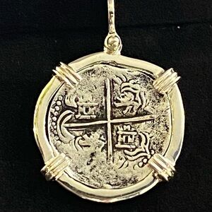 Atocha shipwreck 1622 replica silver coin set in solid sterling silver Mount !